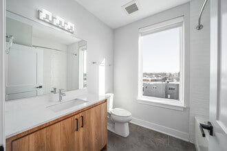 4 North Apartments in Arlington Heights, IL - Building Photo - Interior Photo