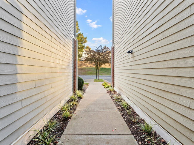 704 Bristol Village Dr in Midlothian, VA - Building Photo - Building Photo