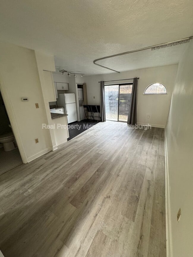 3271 Niagara Square in Pittsburgh, PA - Building Photo - Building Photo