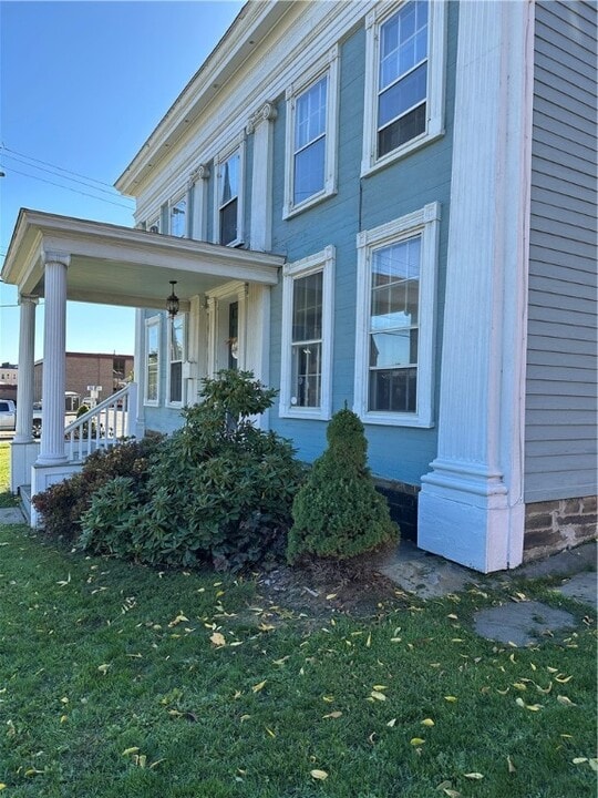 83-85 N Broad St in Norwich, NY - Building Photo