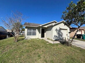 1004 Clovercrest Rd in Orlando, FL - Building Photo - Building Photo
