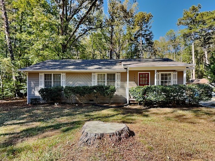 3985 Casa Verde Dr in College Park, GA - Foto de edificio
