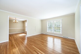 10216 Falconbridge Dr in Richmond, VA - Building Photo - Building Photo