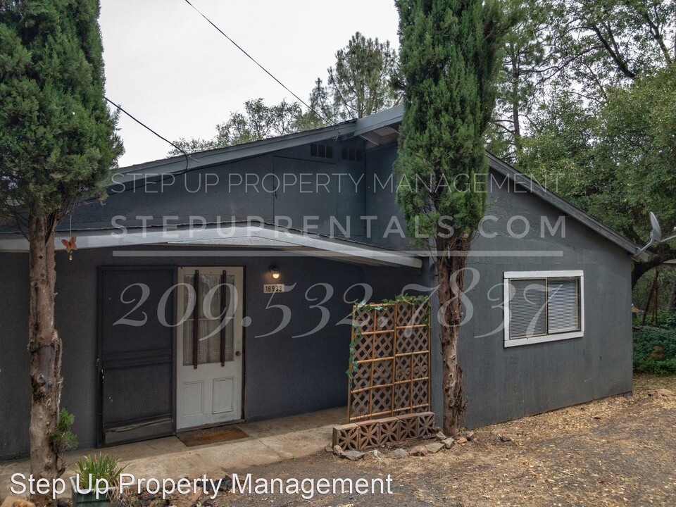 18927 Rugged Trail in Sonora, CA - Building Photo