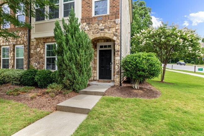 property at 3102 Rushworth Dr