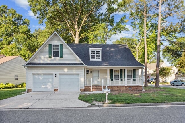 property at 901 Prestwick Ln