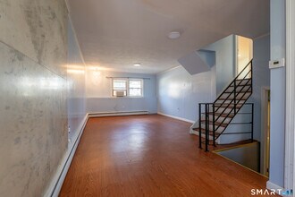 115 Hilldale Rd in West Hartford, CT - Building Photo - Building Photo