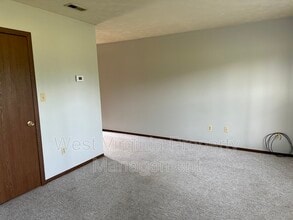 82 Beagle Club Rd in Jumping Branch, WV - Building Photo - Building Photo