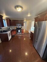 309 Beacon St, Unit 1 in Somerville, MA - Building Photo