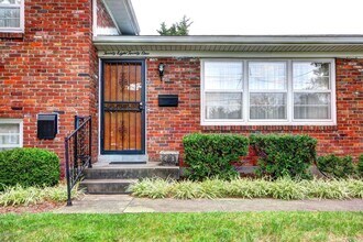 2821 Pomeroy Dr in Louisville, KY - Building Photo - Building Photo