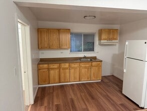 1672 Revere Ave in San Francisco, CA - Building Photo - Building Photo