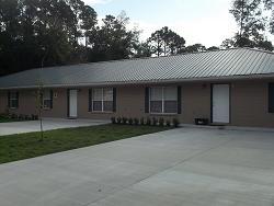 21 NW 8th St in Chiefland, FL - Foto de edificio