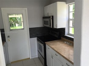 4700 SW 97th Ave in Miami, FL - Building Photo - Building Photo