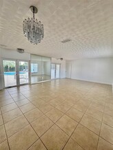 2911 SW 98th Ave in Miami, FL - Building Photo - Building Photo