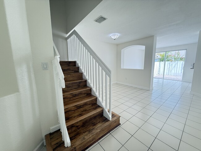 15131 SW 23rd Ln in Miami, FL - Building Photo - Building Photo