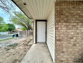 12138 Thompkins Dr in Austin, TX - Building Photo - Building Photo