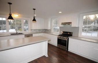 44 Curran Rd in Whitesboro, NY - Building Photo - Building Photo