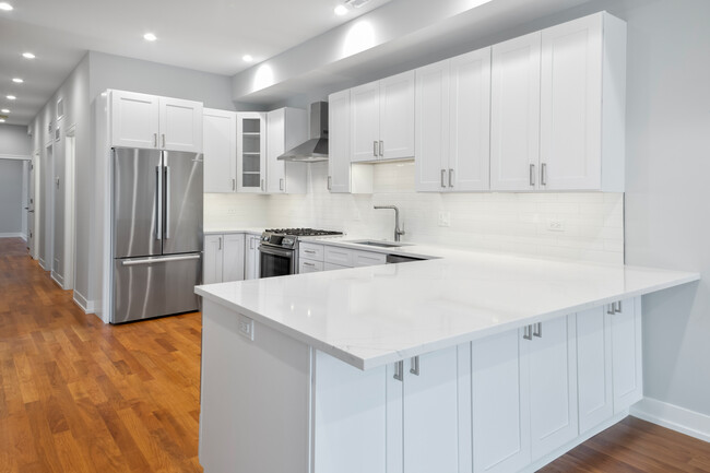 1339 N Noble St, Unit 2 in Chicago, IL - Building Photo - Building Photo