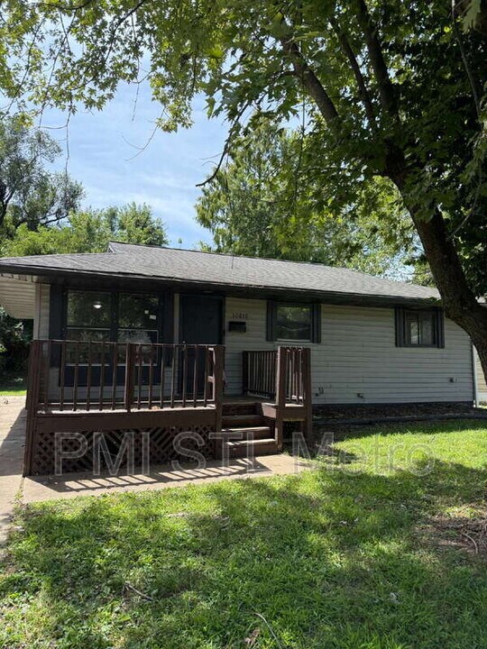 10870 Spring Garden Dr in St. Louis, MO - Building Photo