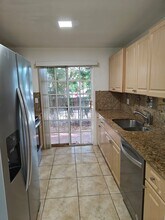 101 E 9th St, Unit 102 in Hialeah, FL - Building Photo - Building Photo