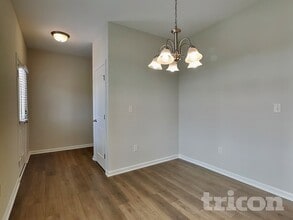 77 Sawyer Ml Dr in Dunn, NC - Foto de edificio - Building Photo