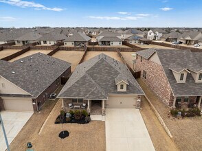 400 Hogan Dr in Denton, TX - Building Photo - Building Photo
