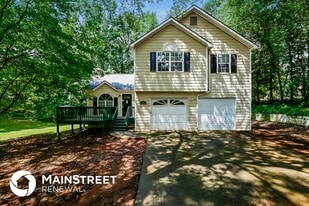 100 Woodcrest Way in Mcdonough, GA - Building Photo