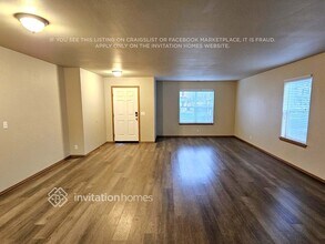 114 Roberts St NE in Orting, WA - Foto de edificio - Building Photo