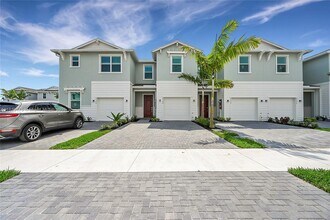 4548 Hollister Ave in Lake Worth Beach, FL - Building Photo - Building Photo