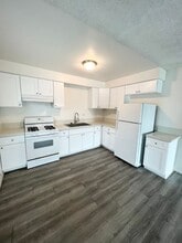 Madison in Torrance, CA - Building Photo - Interior Photo
