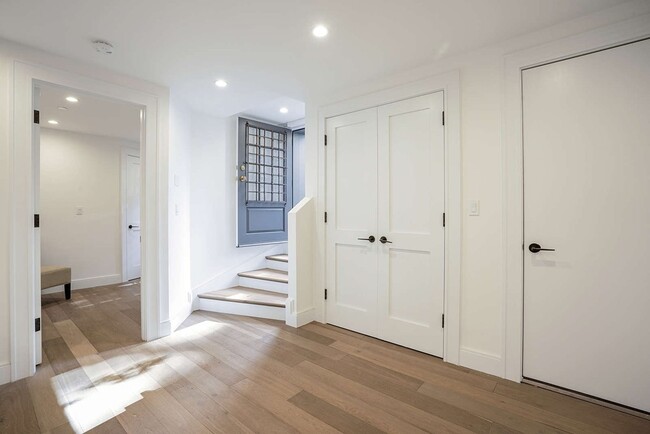 72 Beacon St, Unit A in Boston, MA - Building Photo - Building Photo
