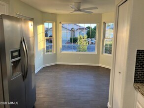 2240 E Aire Libre Ave in Phoenix, AZ - Building Photo - Building Photo