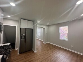 7261 Bridgewood Dr in Baltimore, MD - Building Photo - Building Photo