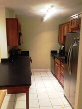 115 Highland Ave, Unit 14 in Somerville, MA - Foto de edificio - Building Photo