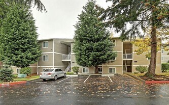 12450 NE 130th Ct, Unit F303 in Kirkland, WA - Building Photo