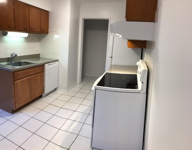 2349 W Jarvis Ave in Chicago, IL - Building Photo - Building Photo