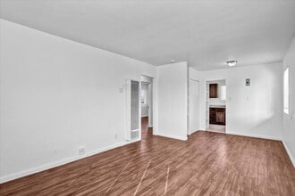 2094 Burroughs St in San Diego, CA - Building Photo - Building Photo