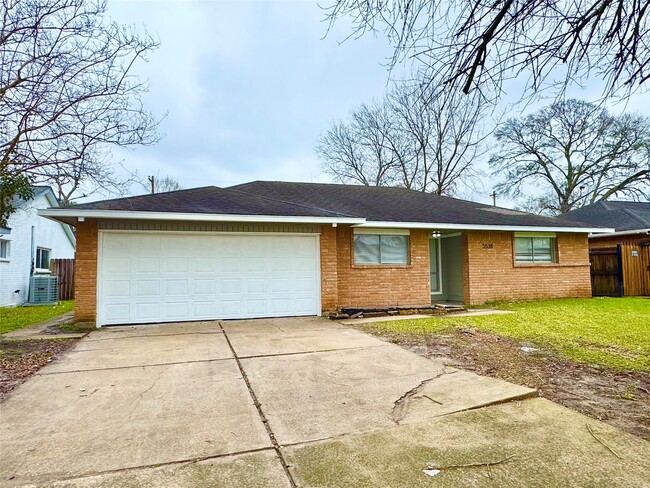 property at 5538 Mackinaw St