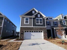 5034 Falstone Dr in Charlotte, NC - Building Photo