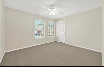 1309 S Heron Dr in Seabrook, TX - Foto de edificio - Building Photo