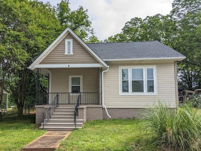 property at 8 Maplelane St