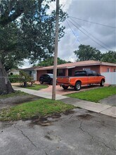 651 SW 66th Ave in Miami, FL - Building Photo - Building Photo