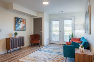 Jenny Wren Place in Sun Prairie, WI - Building Photo - Interior Photo