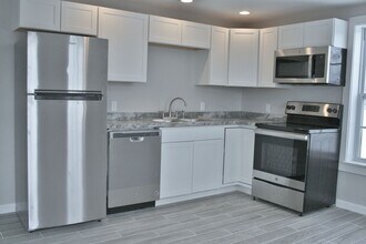 115 Gleason St in Thomaston, ME - Building Photo - Building Photo
