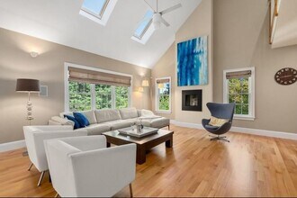 28 Burke Ln in Wellesley, MA - Building Photo - Building Photo