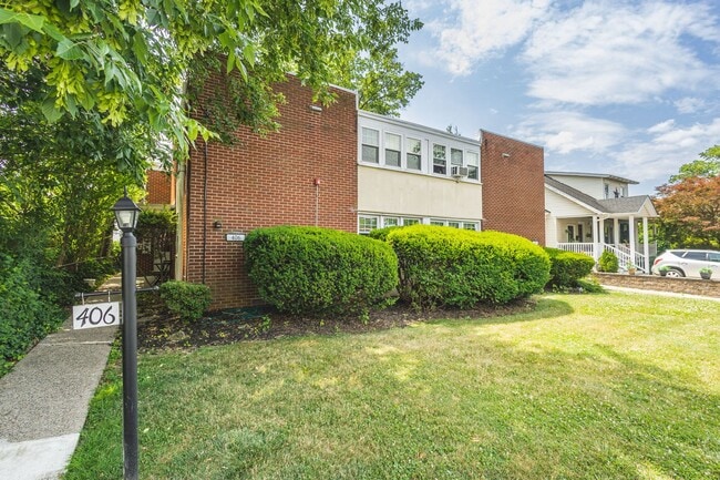 property at 406 W Merchant St