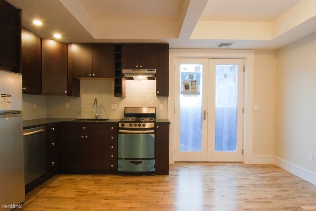 126 Charles St-Unit -Apt 1A in Cambridge, MA - Foto de edificio