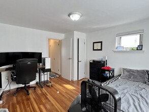 85 Chestnut St, Unit 4 in Brookline, MA - Foto de edificio - Building Photo
