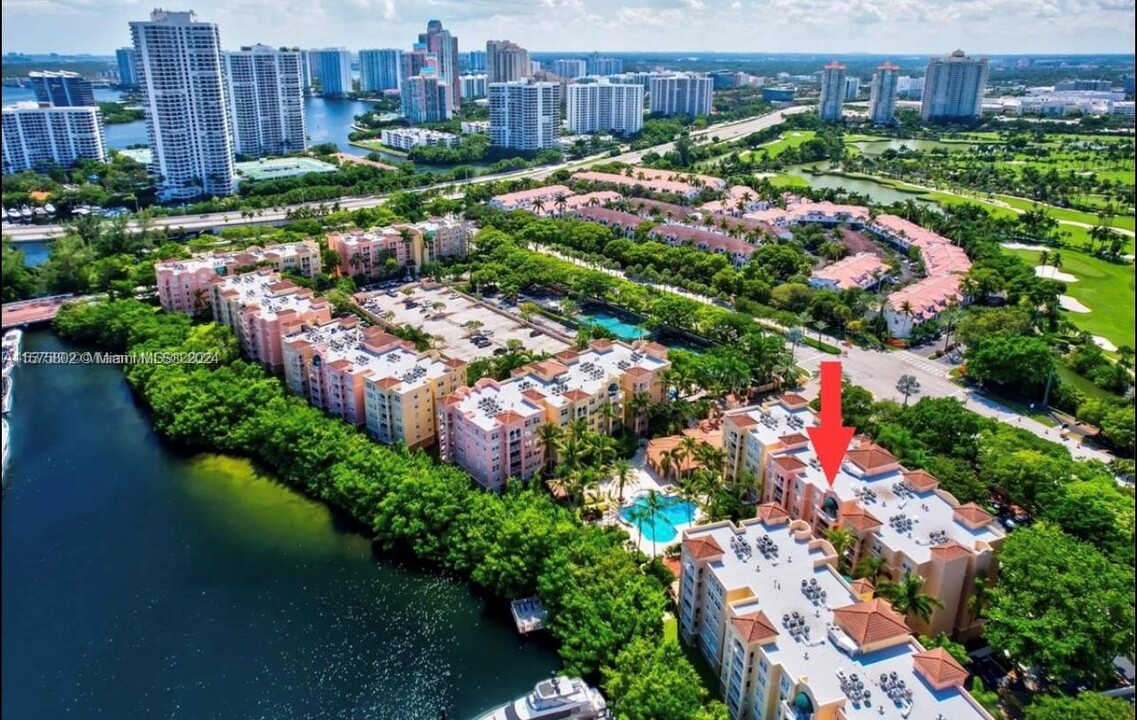 19801 E Country Club Dr in Aventura, FL - Building Photo