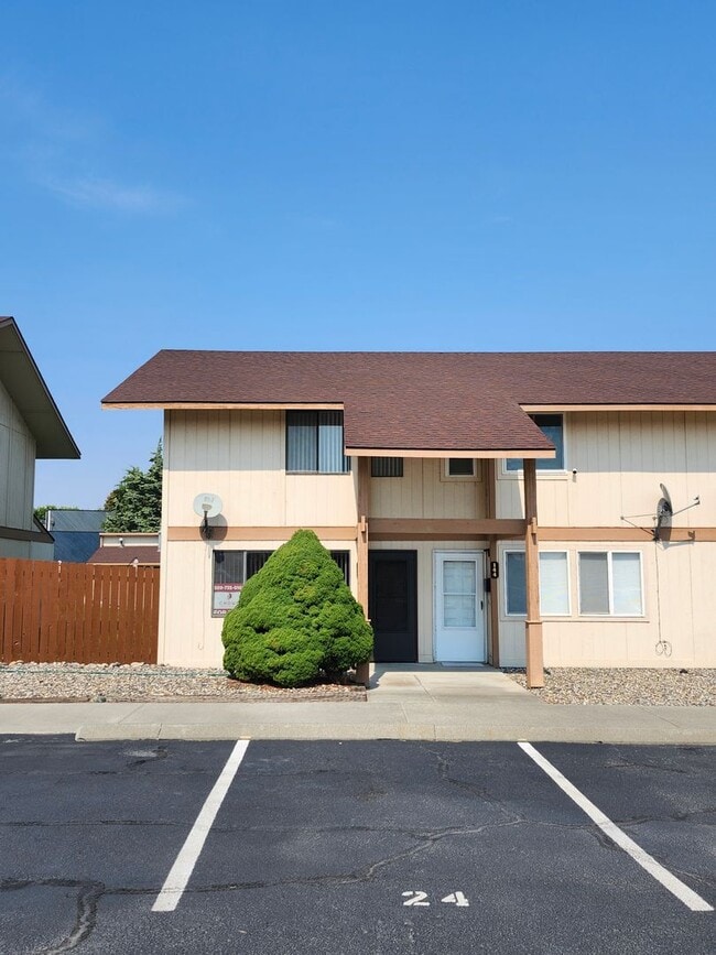 146 Van Giesen St in Richland, WA - Building Photo - Building Photo